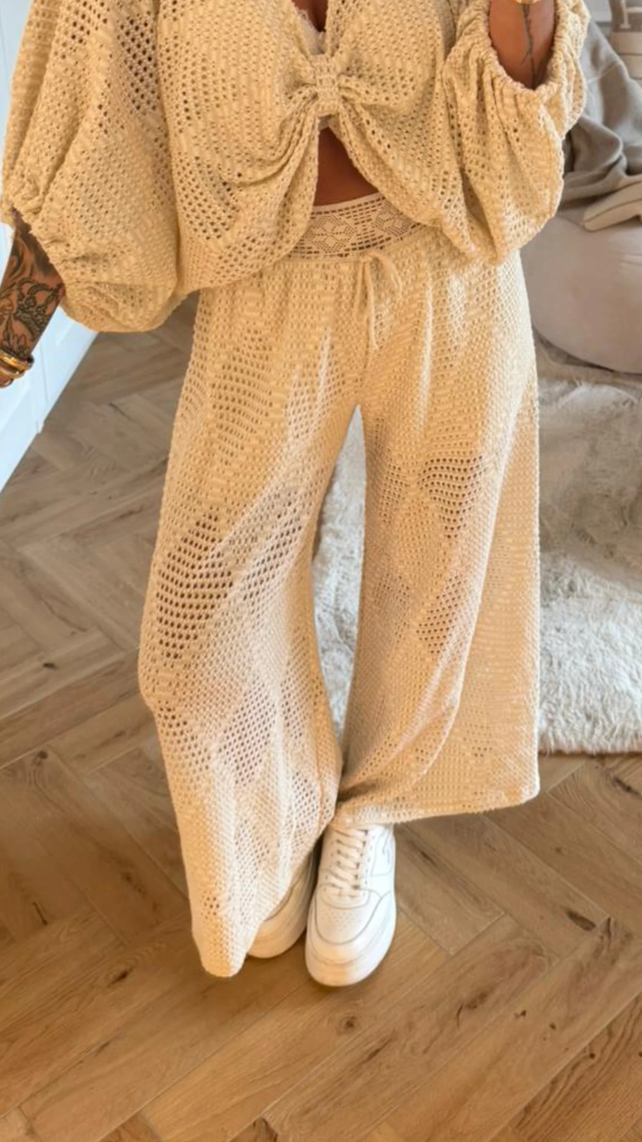 Gehäkelte Hose mit eingearbeitetem Gold-Glitzer / Creme Art.14958