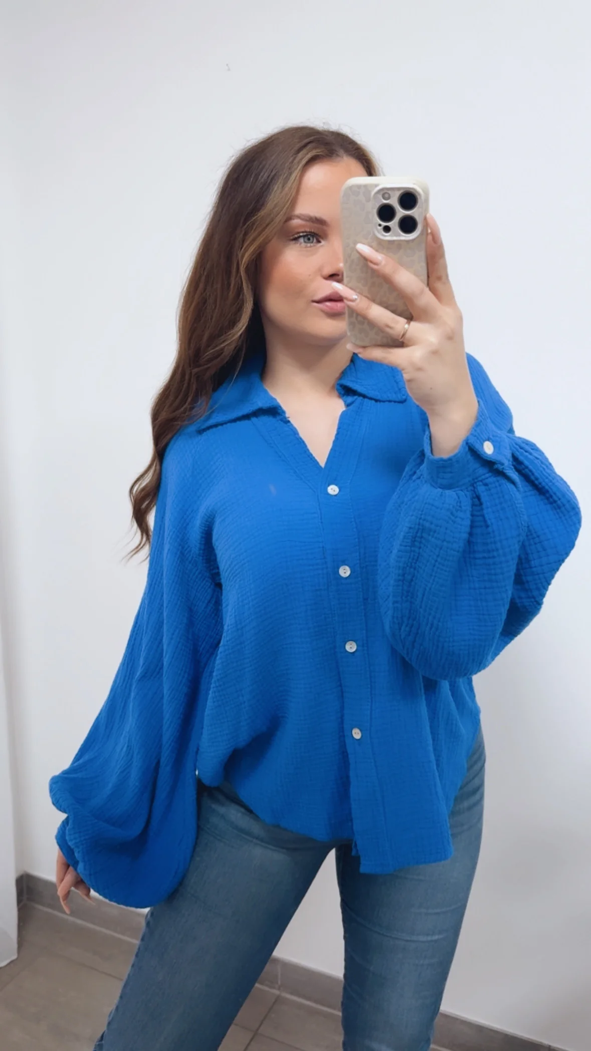 KURZE Oversize Musselin Bluse BALLONÄRMEL / royal blau Art. 14720 - Image 2
