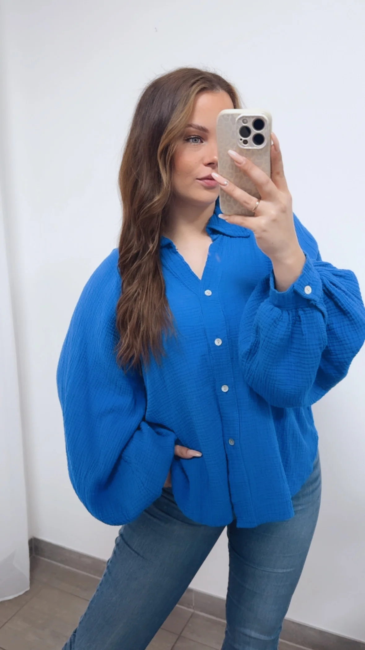 KURZE Oversize Musselin Bluse BALLONÄRMEL / royal blau Art. 14720 - Image 4