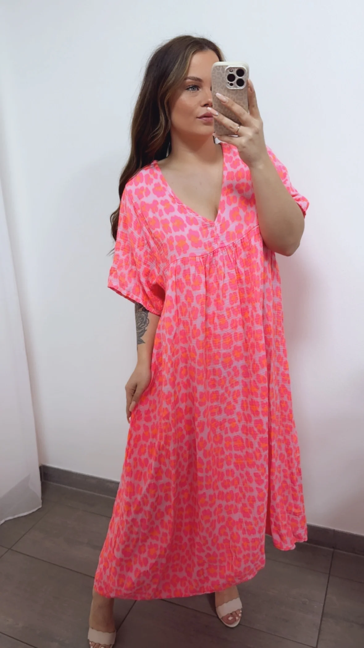 LEO langes Musselin Kleid, kurze Ärmel / rosa - Neon pink - Neon orange Art. 14687