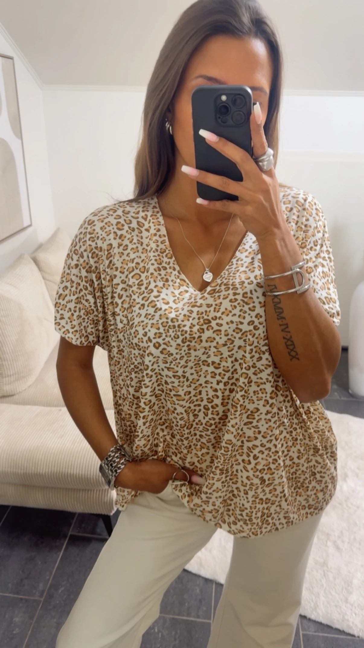 LEO T-shirt Oberteil mit V-Ausschnitt / creme - apricot - caramel Art. 14660 - Image 3