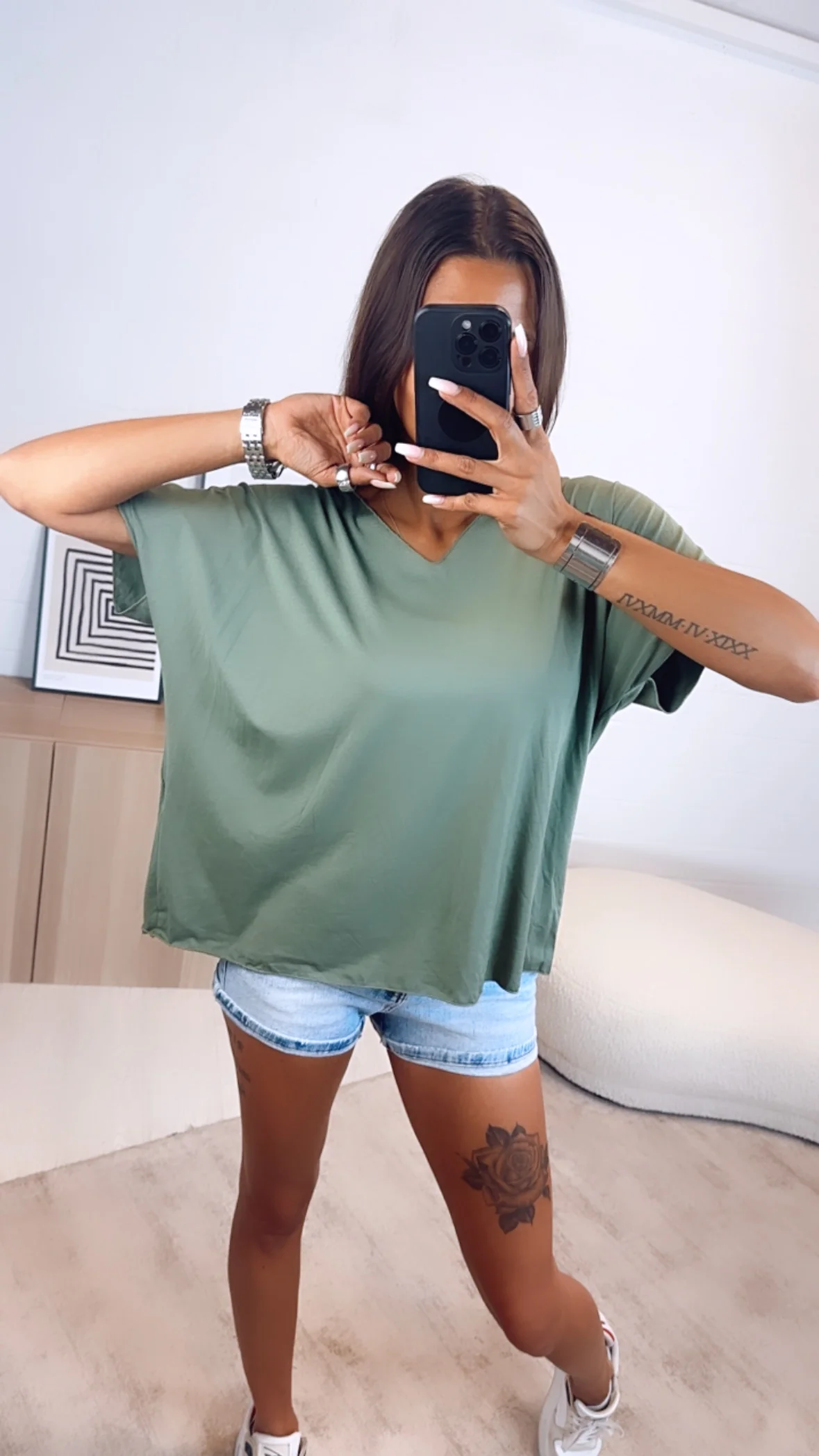 T-shirt Oberteil mit V-Ausschnitt / khaki Art. 4785 - Image 4