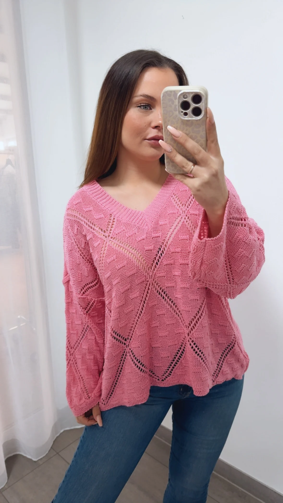 Lochmuster Pullover mit V-Ausschnitt / pink Art. 14485 - Image 3