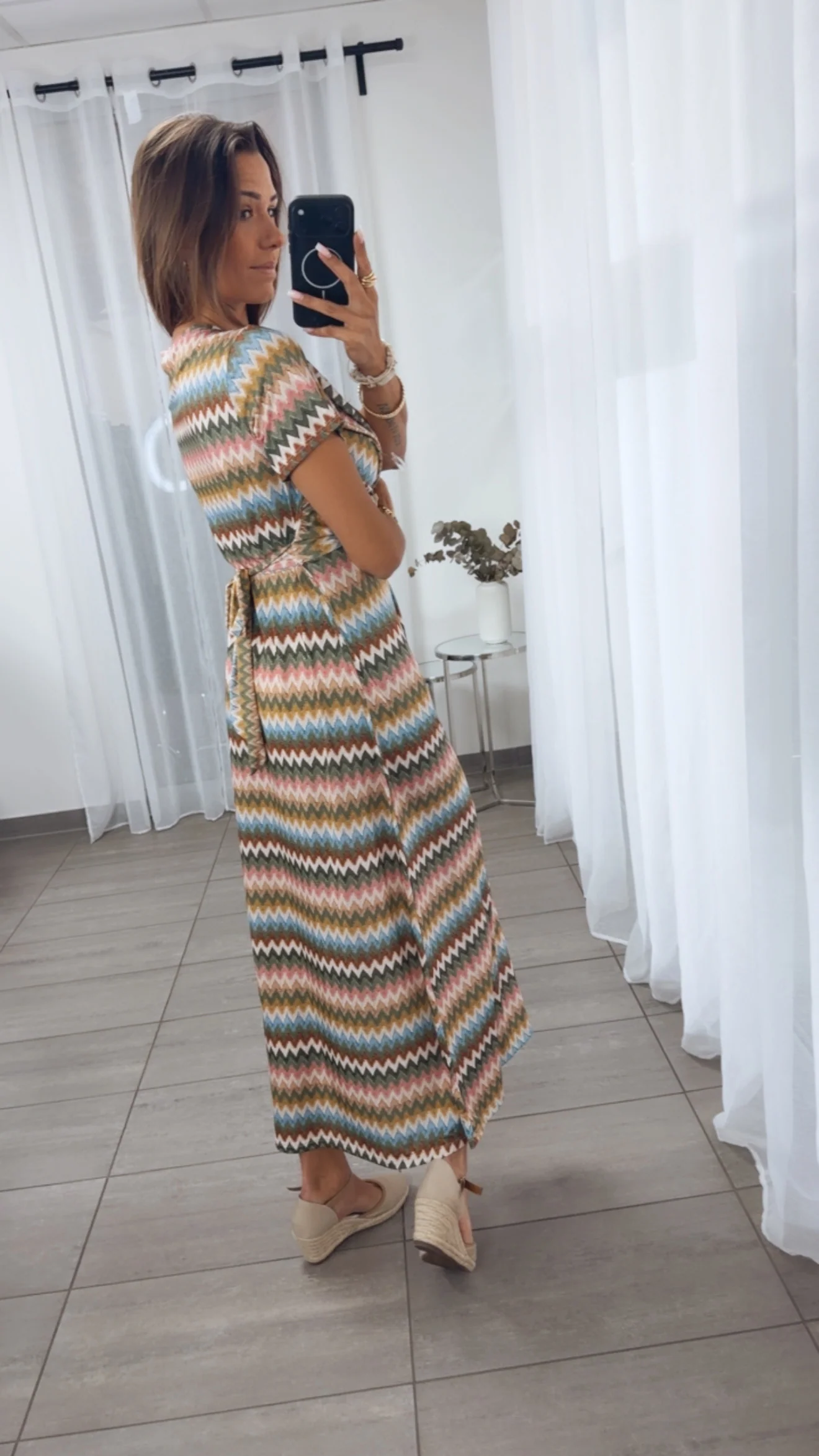 MAXI Kleid mit T-Shirt Ärmeln und raffiniertem Brustbereich ZICKZACK MUSTER / Khaki - rosa - gelb - blau Art.14975 - Image 2