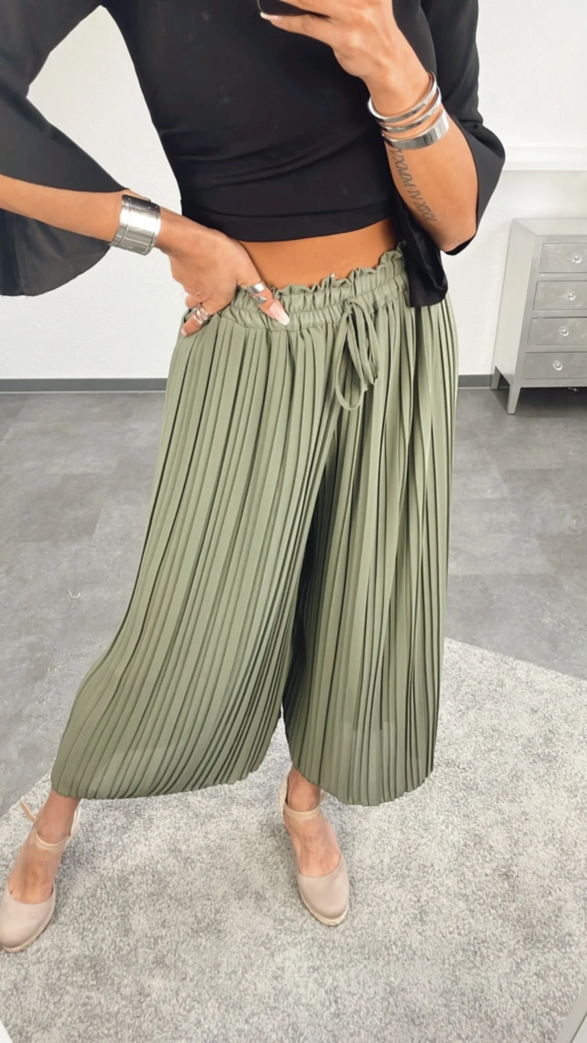 Plissee Hose / khaki Art. 2411