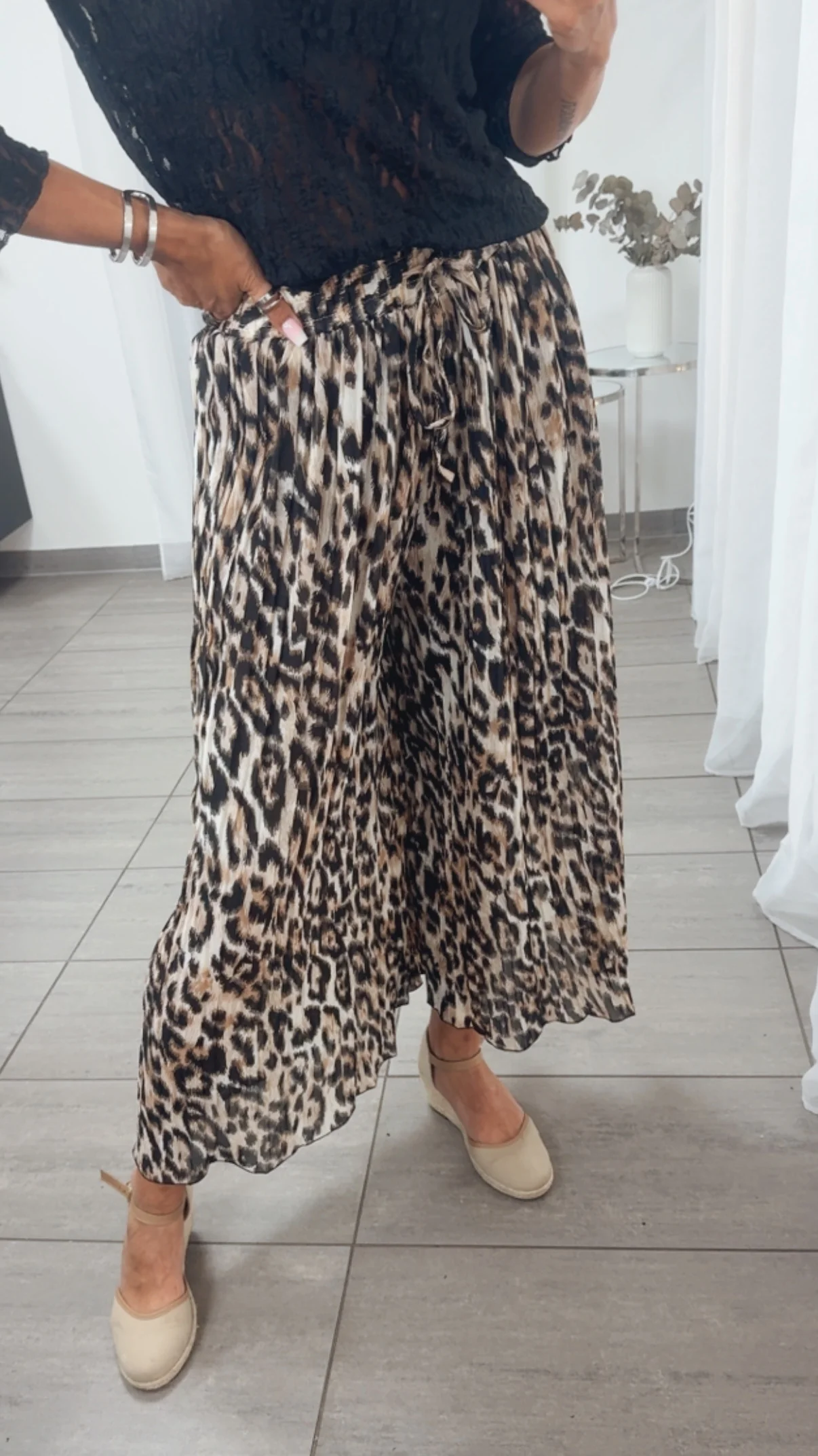 Plissee Hose im ABSTRAKTEN Leo - Look / beige - cappuccino - schwarz Art. 14830 - Image 4