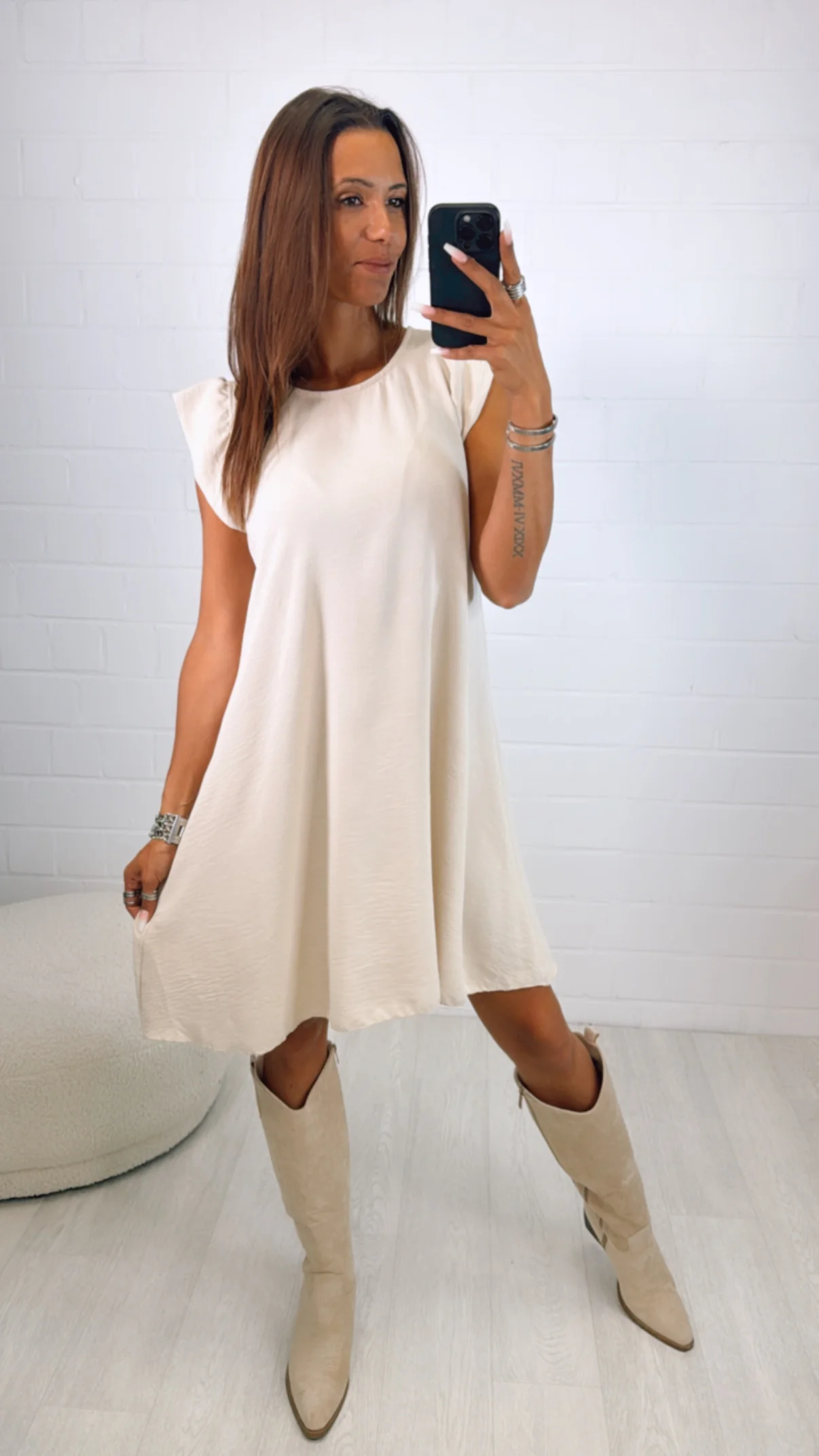 schlichtes Hängerchen / Kleid mit kurzen Ärmeln / beige Art. 9803