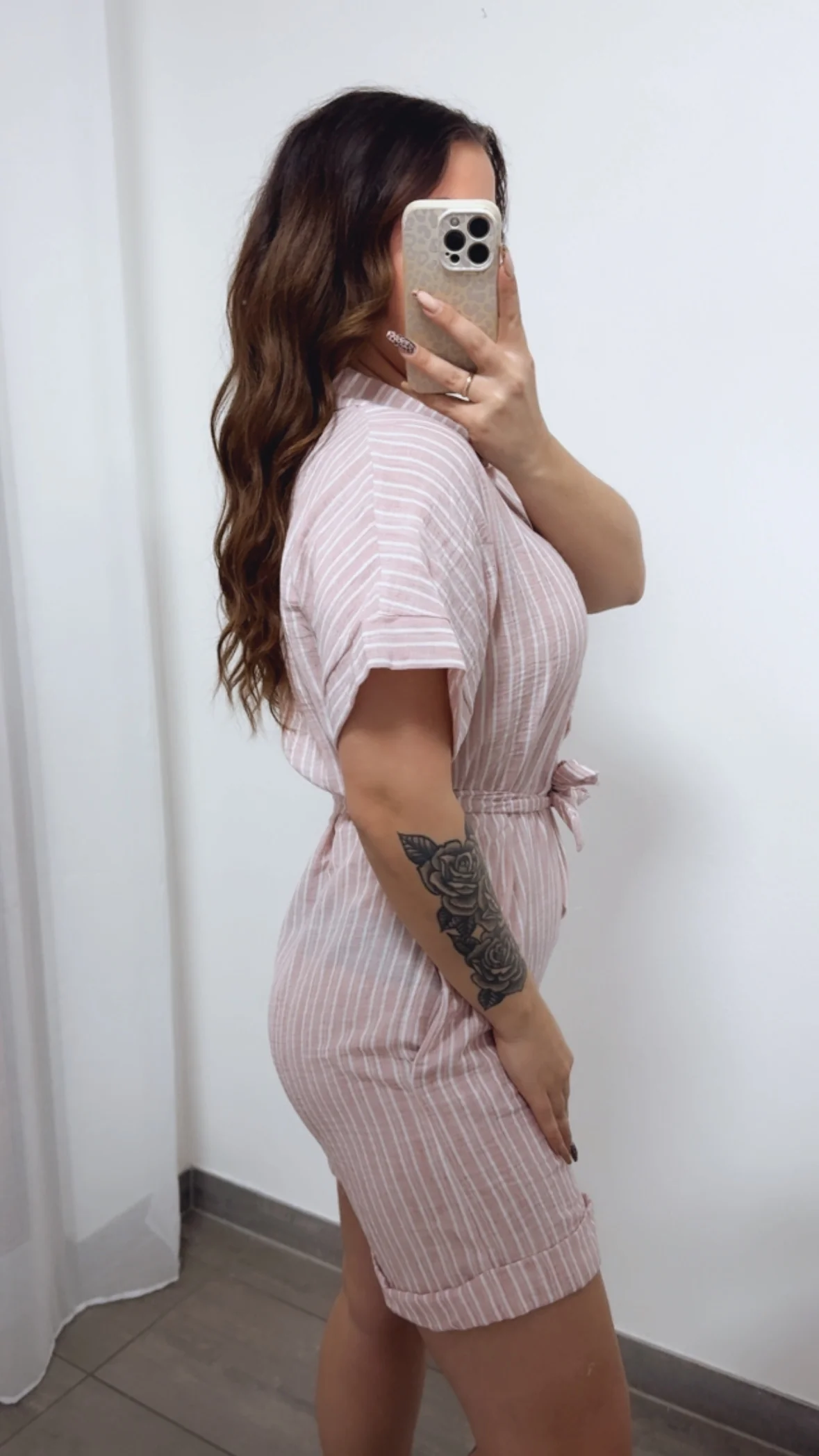 STREIFEN LEINEN Optik kurzer Jumpsuit zum schnüren, Knöpfe / rosa - weiss Art. 14406 - Image 4