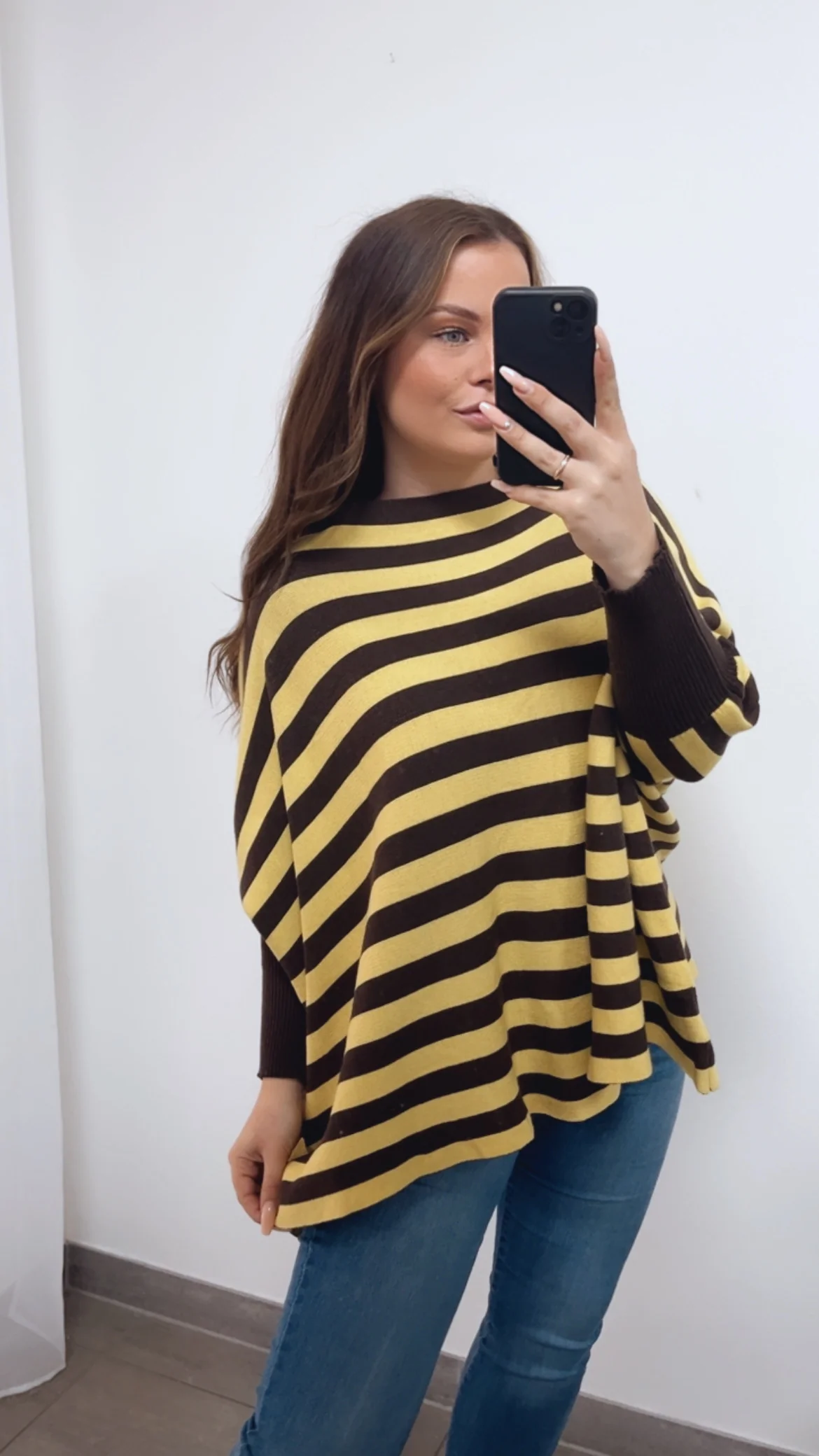 STREIFEN ultra weicher Pullover mit Fledermausärmeln / dunkel braun - gelb Art. 14764 - Image 4