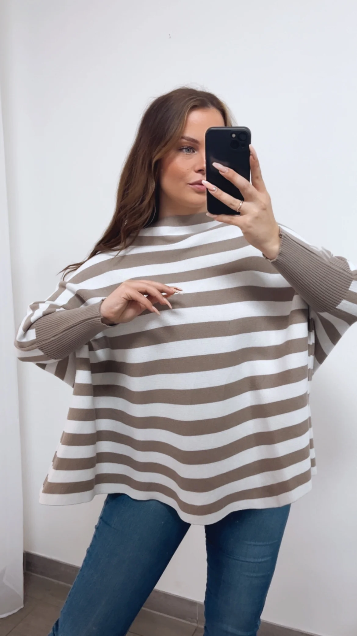 STREIFEN ultra weicher Pullover mit Fledermausärmeln / taupe - creme Art. 14763 - Image 4