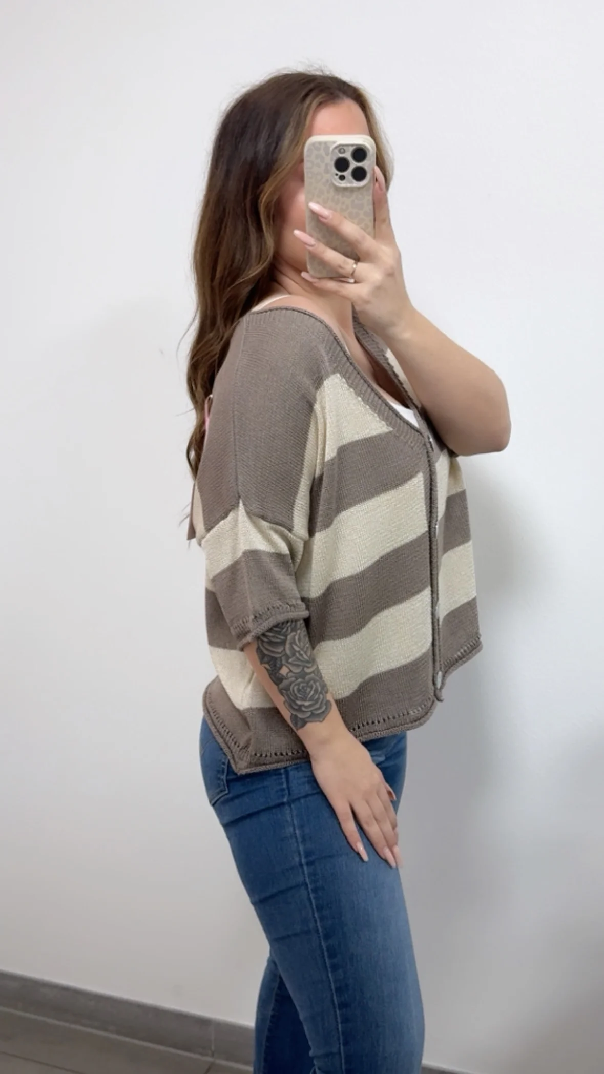 Strick Jacke mit kurzen Arm und Knöpfen in Perlmutt-Optik / taupe - beige Art. 14698 - Image 3