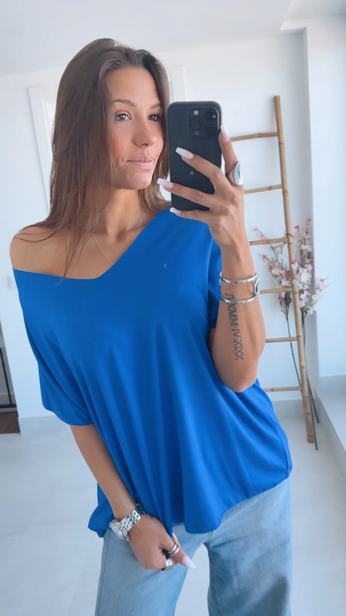 T-shirt Oberteil mit V-Ausschnitt / royal blau Art. 8906 - Image 3