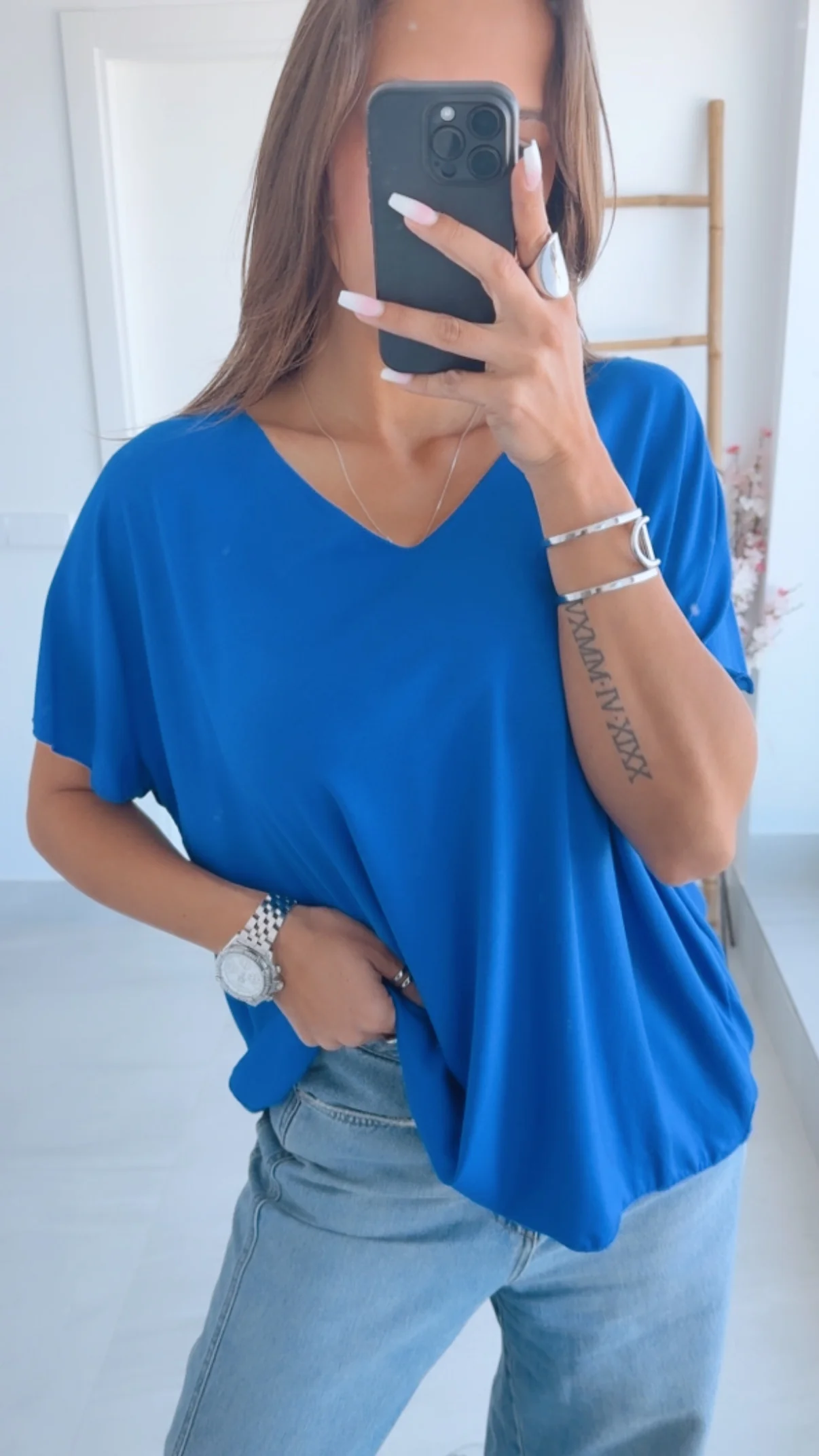 T-shirt Oberteil mit V-Ausschnitt / royal blau Art. 8906 - Image 4