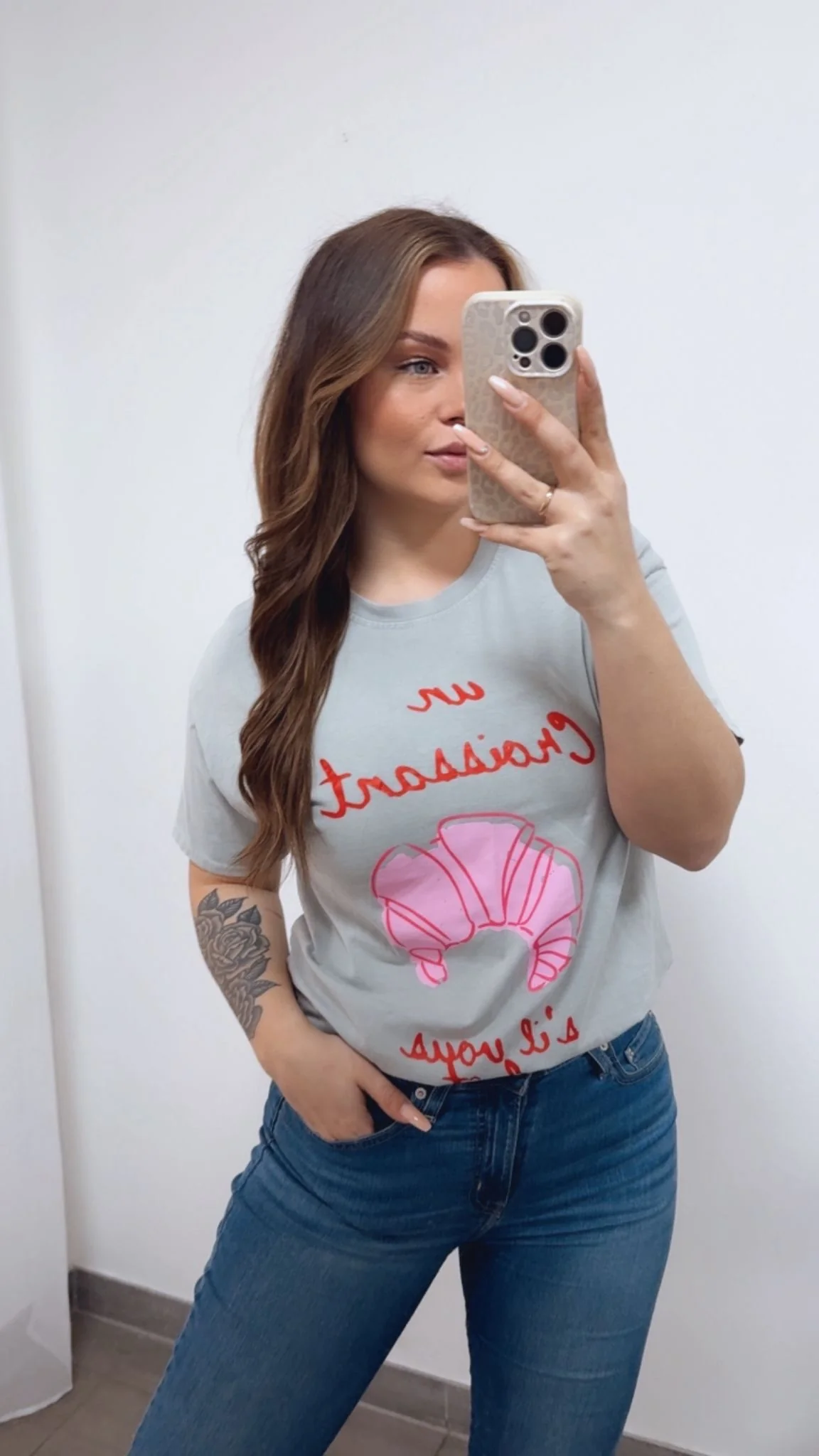 T-Shirt " Un Croissant " / hell grau Art. 14736