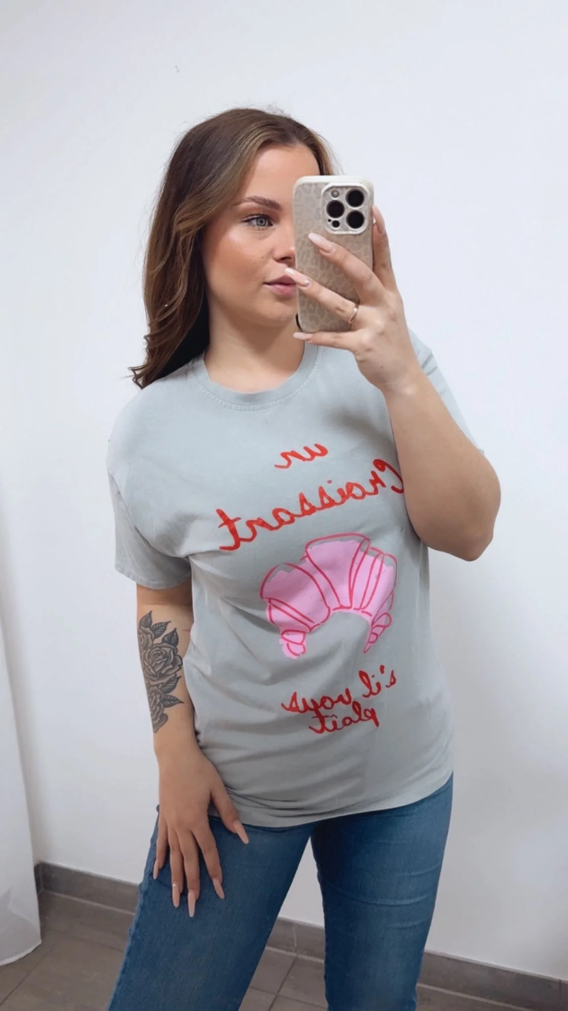 T-Shirt " Un Croissant " / hell grau Art. 14736 - Image 2